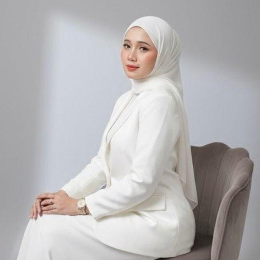 <strong><mark style="background-color:rgba(0, 0, 0, 0)" class="has-inline-color has-accent-color">MAYA SARI</mark></strong>